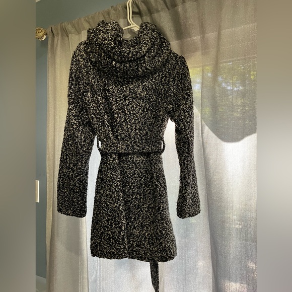 RSVP Winter Coat.  Size L, black and white - Picture 2 of 8